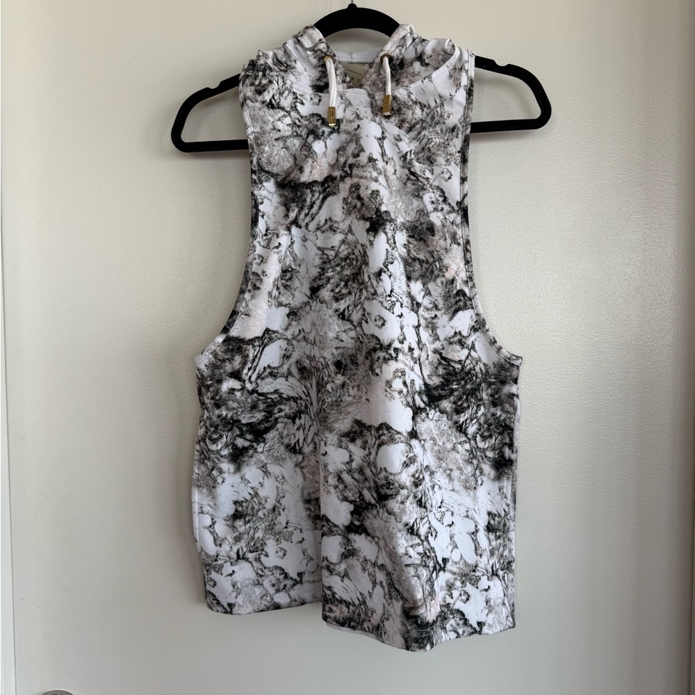 Varley Sleeveless Marble Print Hoodie Tank Top - White & Black